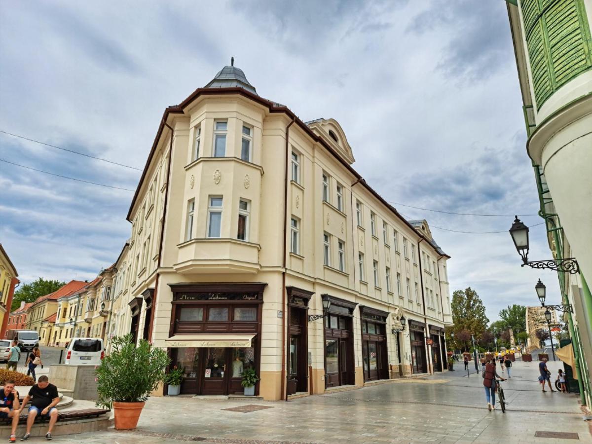 Hotel Domus Collis Győr Exteriör bild
